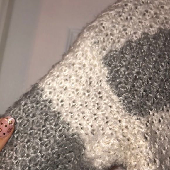 Cropped striped sweater - Picture 3 of 3